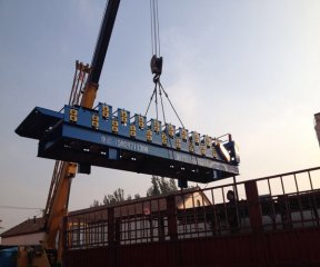 雙層壓瓦機裝車中